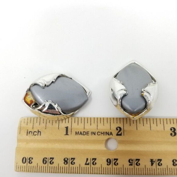 Vintage Funky Silver Tone and Gray Clip On Earrings, Retro Design, Estate - Picture 3 of 5